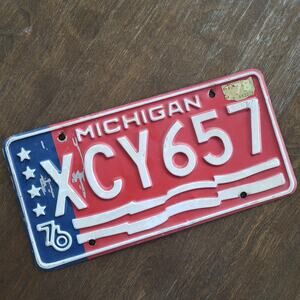 Vintage 1976 Bicentennial Michigan License Plate Automotive Collectible 1978
